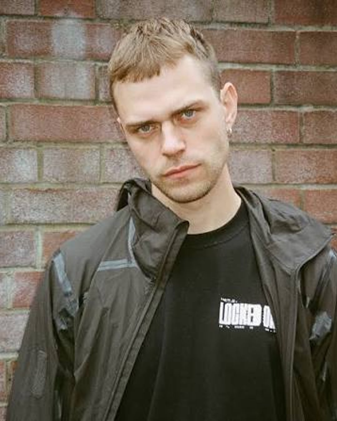 A dark, two-step speed garage dancefloor, the UK bass sound Main Phase mastered from Denmark