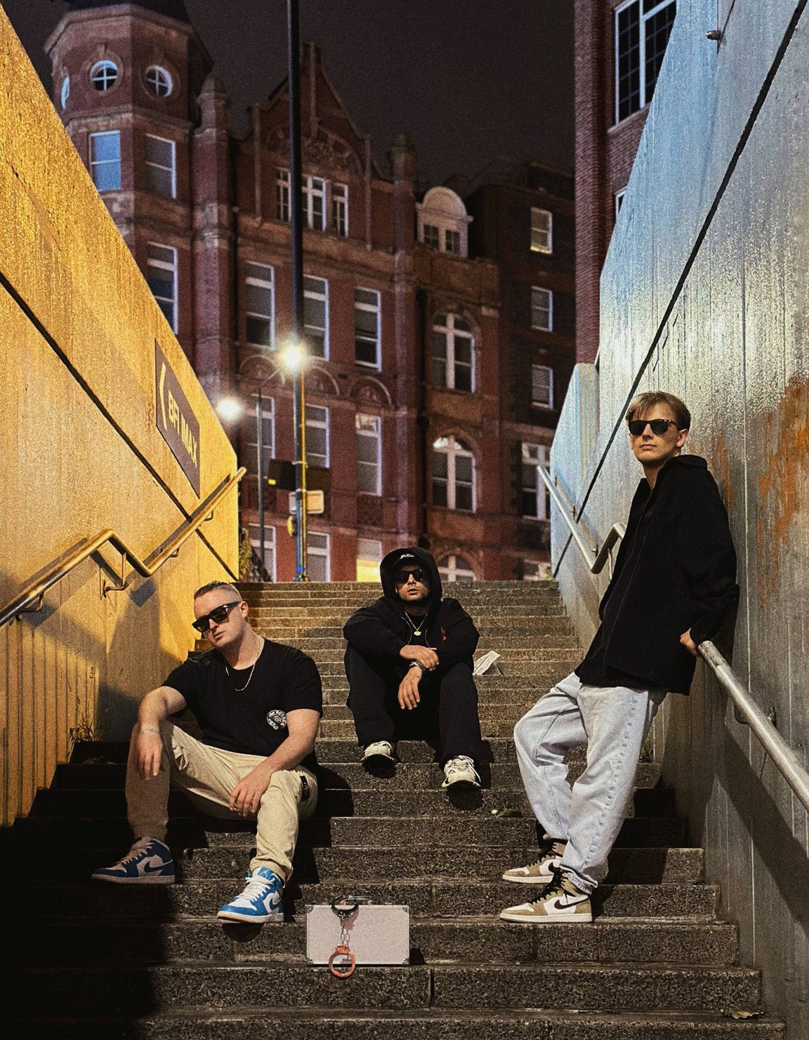 MNEEMO Yaroslav Gorovoy, FLASH Anton Ditiashov and E4TEEN Christian Tooth filming the Facile music video concept with a locked briefcase in London